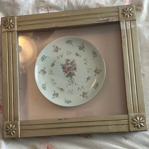 Floral Decorative Plate in Gold Frame